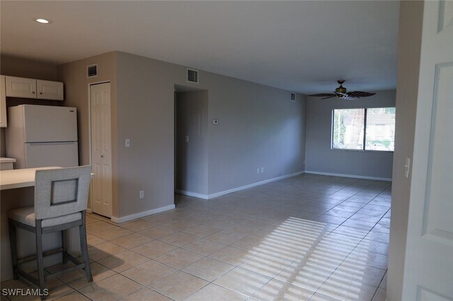 Building Photo - 1380 Green Valley Cir