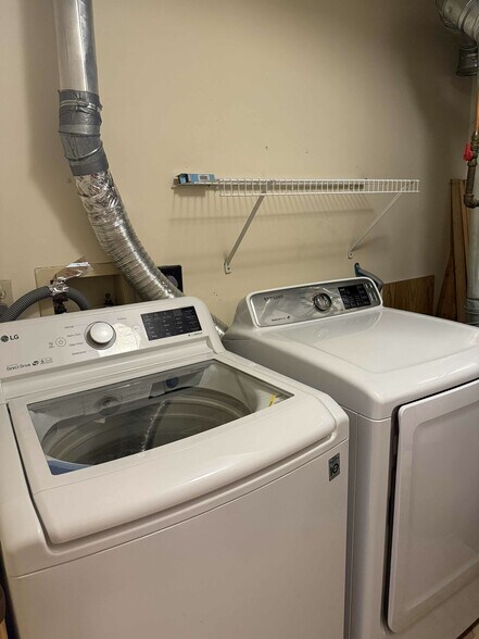 Building Photo - 4488 Cinnamon Ridge Trl