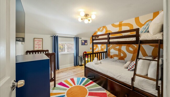 Building Photo - 223 Paxinos Dr