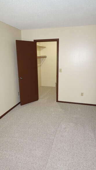Master Bedroom - 1610 Helena Rd N