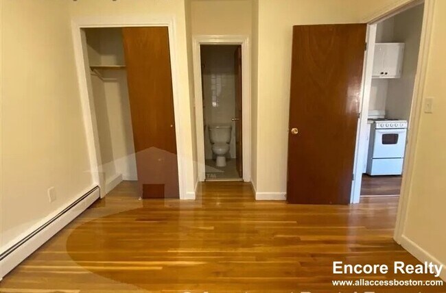 Building Photo - 168 N Beacon St