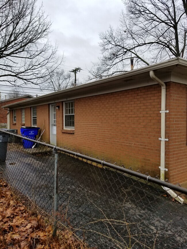 Driveway - Kitchen Door - 742 Terrace View Dr