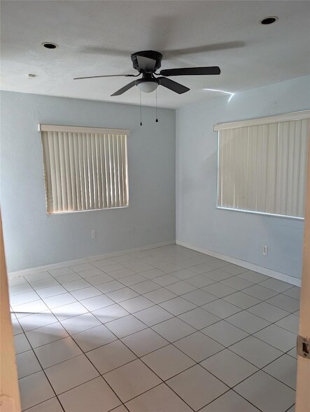 Building Photo - 7502 NW 44th Ct