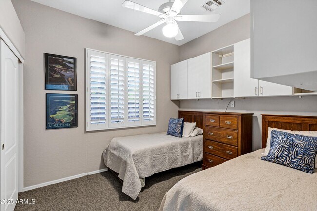 Building Photo - 2260 E Binner Dr