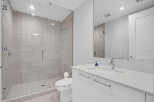 Building Photo - 301 1st St S