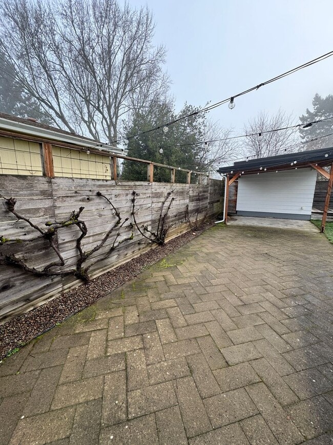 Building Photo - Beautifully remodeled 4 bedroom with ADU! PVT backyard, garage pets ok!