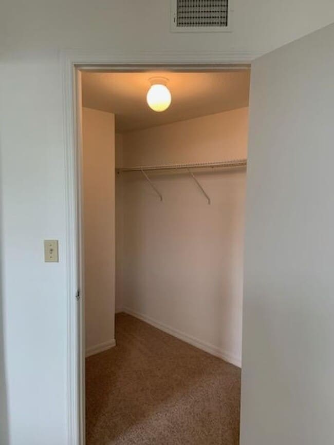 Building Photo - 7300 Westpointe Blvd