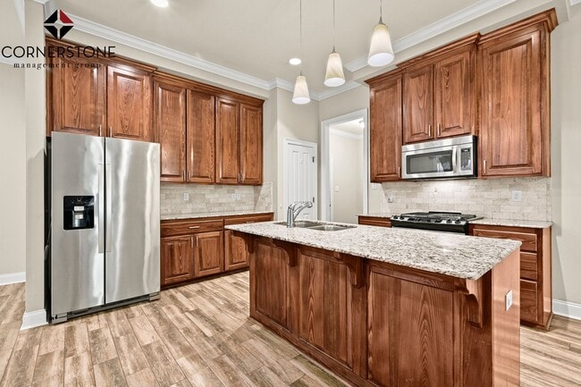 Building Photo - 3 Bedroom House in University Villas| Community Pool |Gated Community