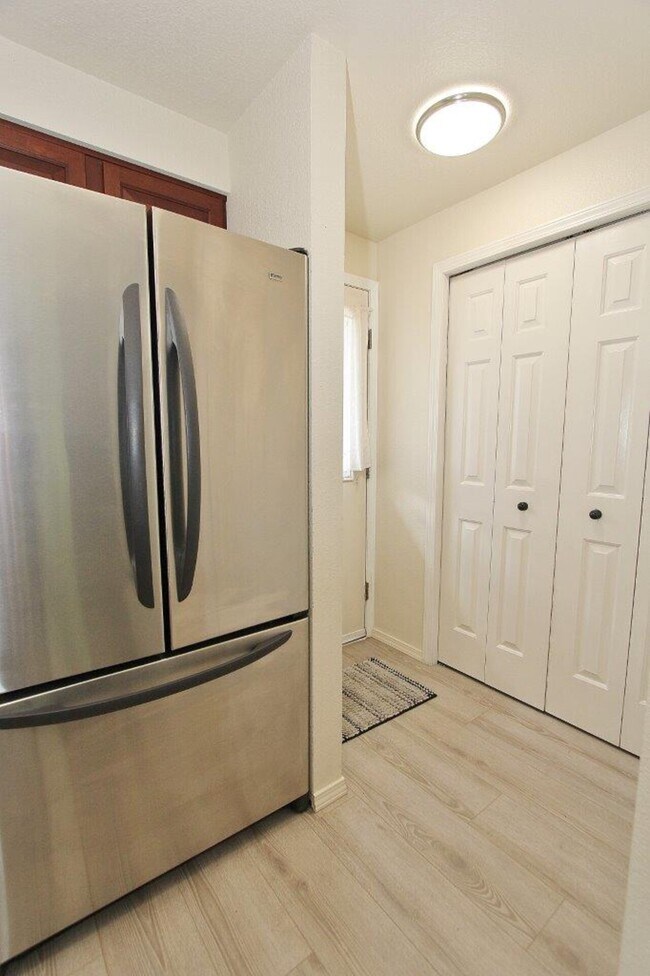 Building Photo - 3021 S Windstream Ln