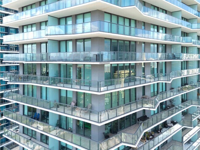 Building Photo - 1300 S Miami Ave