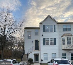 Building Photo - 20 Sandstone Ct