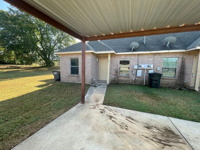 Building Photo - 105-107 Sunburst Court