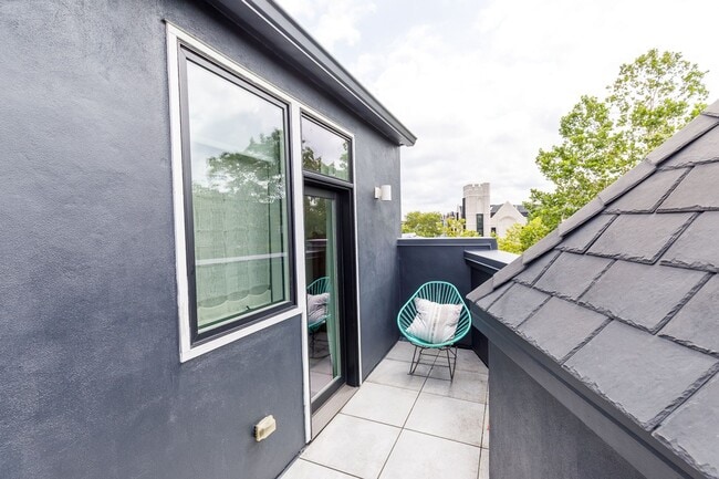 Building Photo - Modern Penthouse in Columbia Heights