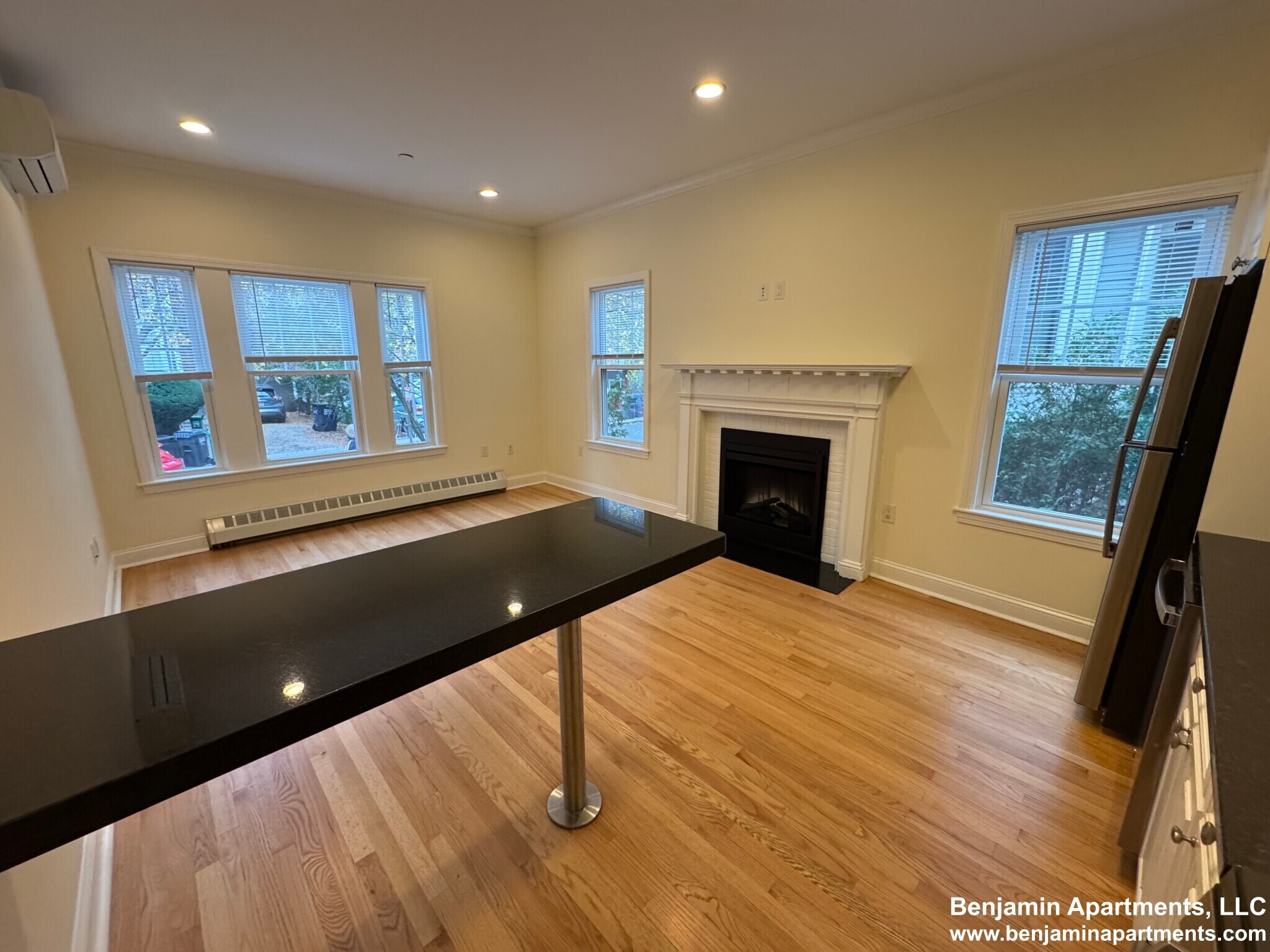 Building Photo - 5 Chauncy St