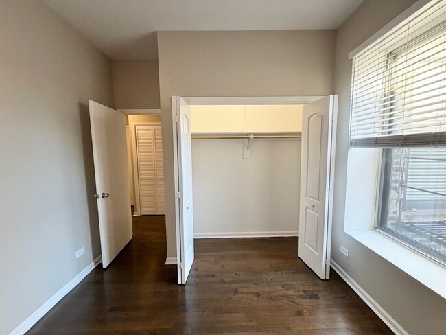 Building Photo - 3433 N Elaine Pl