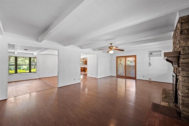 Building Photo - 7800 Hudson Loop