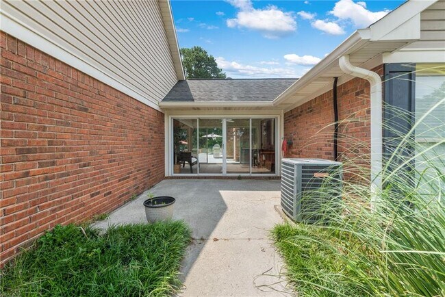 Building Photo - 1061 GA-92