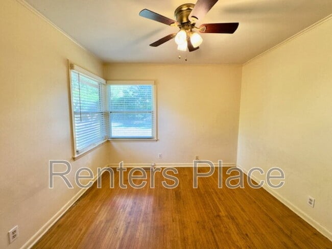 Building Photo - 5637 S Yorktown Pl