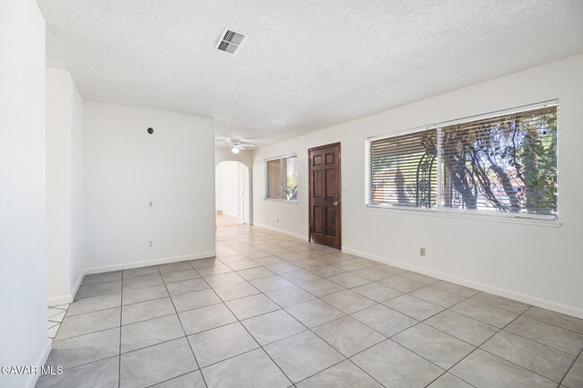 Building Photo - 44210 Fenhold St