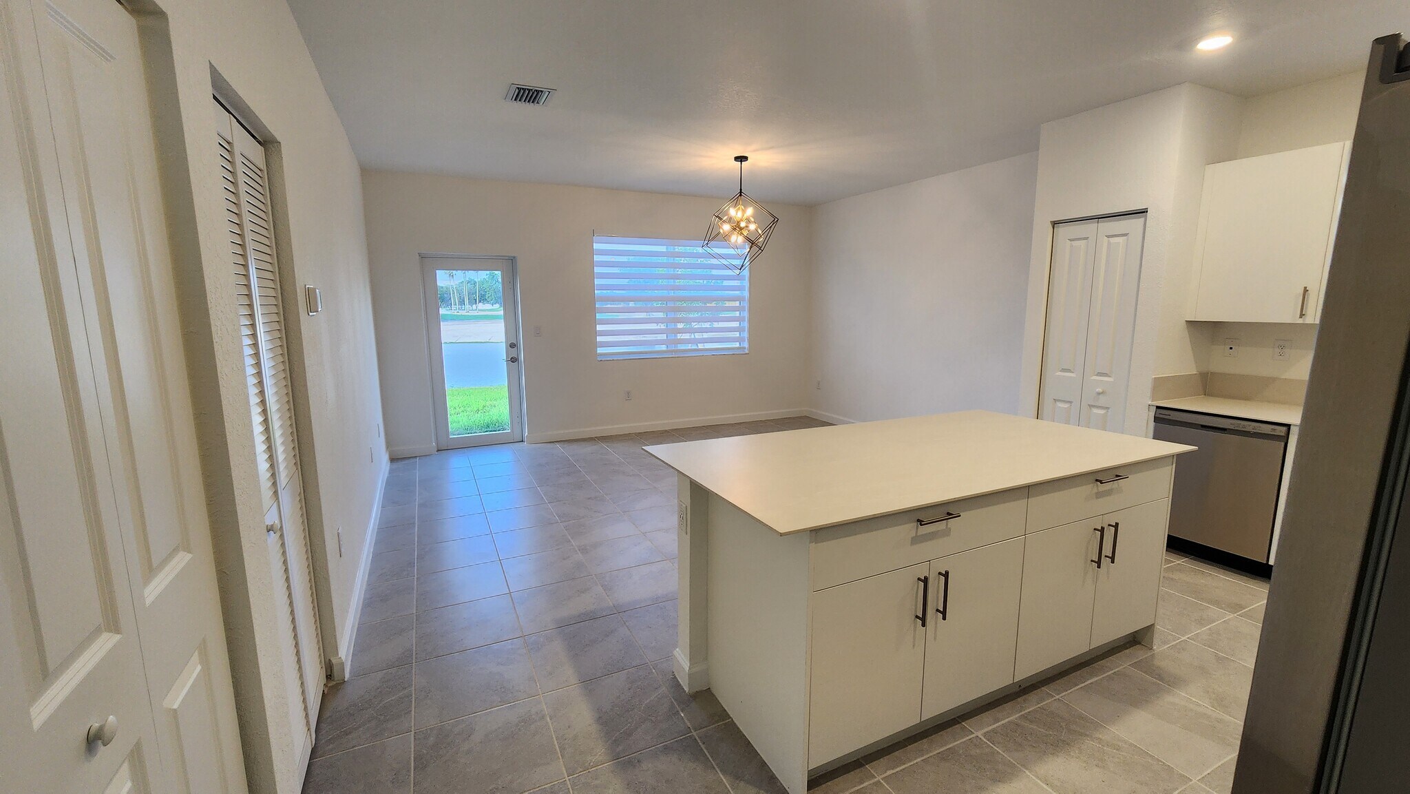 Building Photo - 2991 SE 23rd Ave