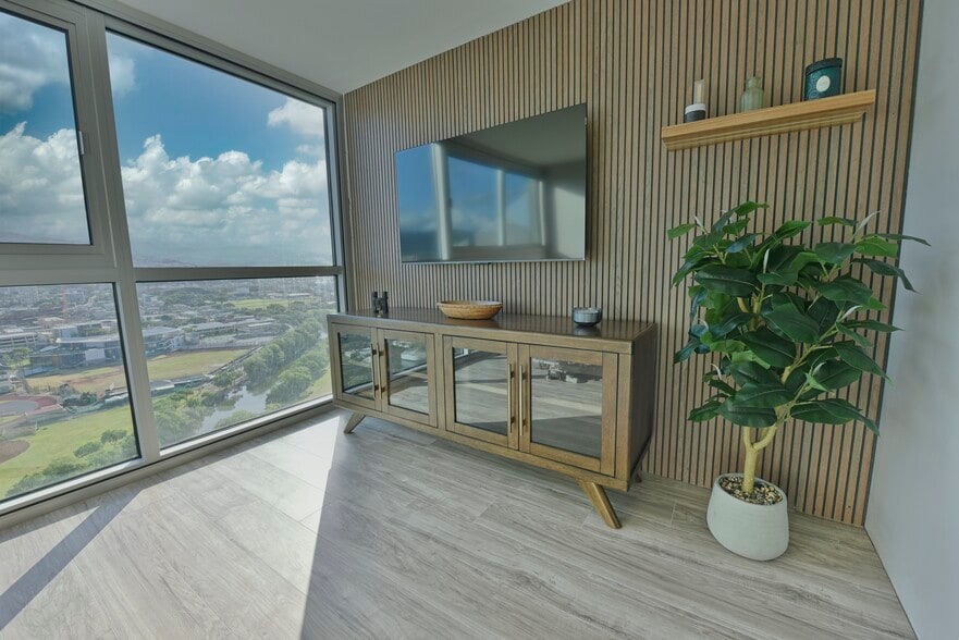 Building Photo - 2211 Ala Wai Blvd