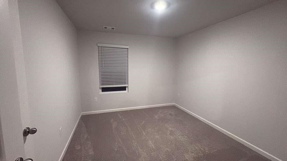 Building Photo - 2213 Blue Monarch Dr