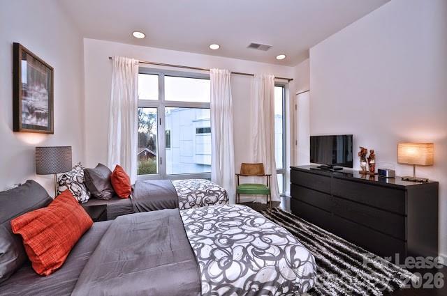 Building Photo - 318 Viburnum Way Ct