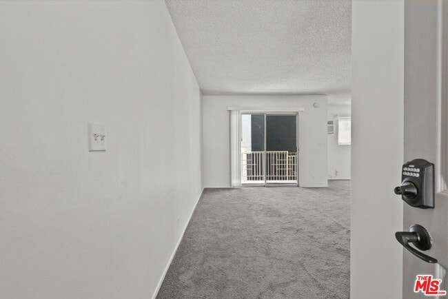 Building Photo - 15286 Sutton St