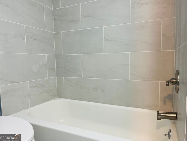 Building Photo - 103 Addie St