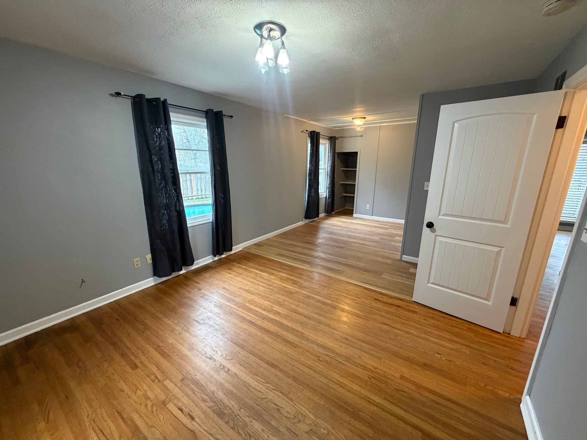 Building Photo - 4838 Summit St