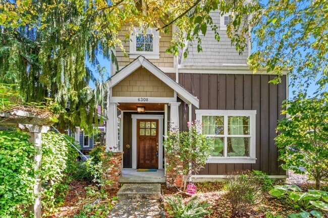Primary Photo - 2bd/1.75Ba Seattle Townhouse