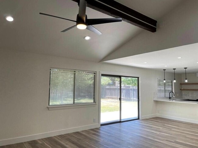 Building Photo - 909 Cripple Creek Dr