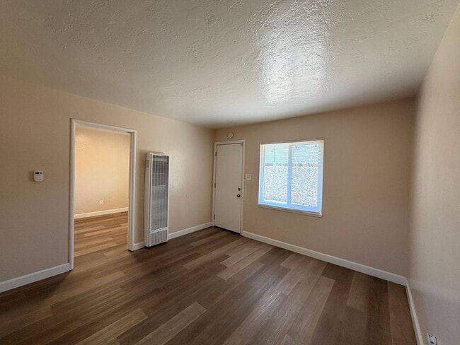 Building Photo - 460 S Buena Vista Ave