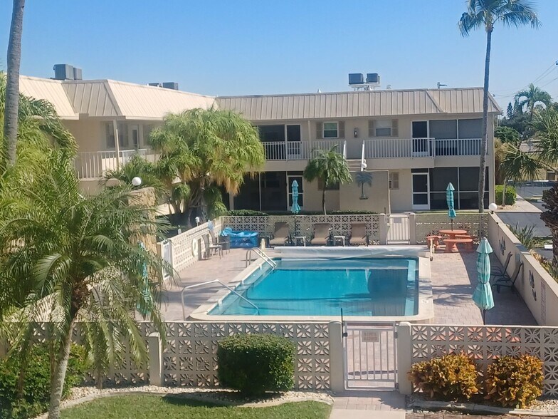 Building Photo - 909 SE 46th Ln