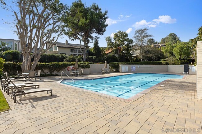Building Photo - 6605 Caminito Scioto