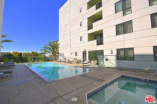 Building Photo - 1234 Wilshire Blvd