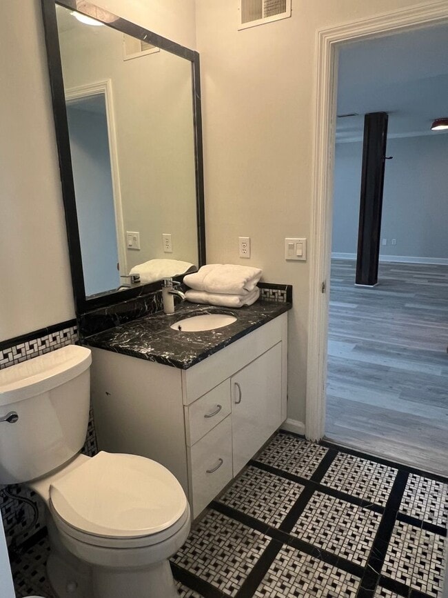 Building Photo - Spacious Updated Home in Windmill Harbour!