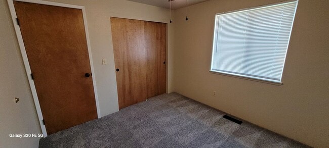 Building Photo - Beautiful & Spacious Home for Rent