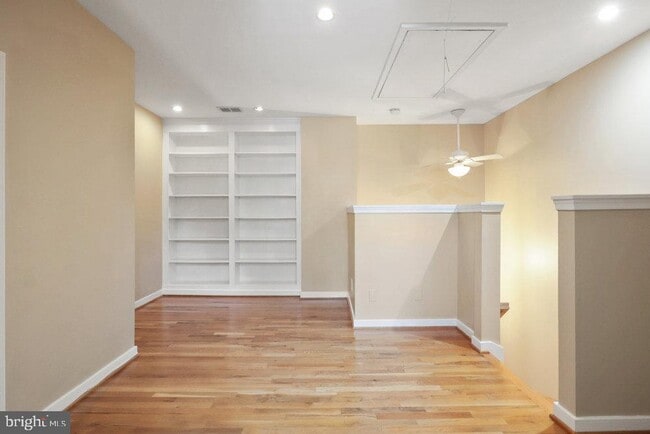 Building Photo - 568 N St Asaph St