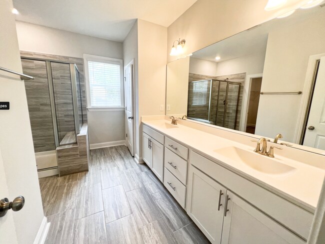 Building Photo - Like new 4BR house in Tryon, Wake Forest