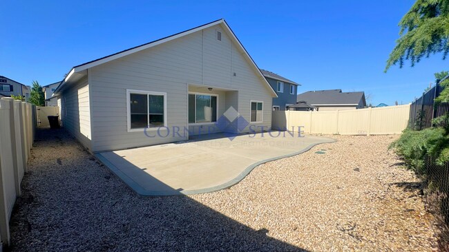 Building Photo - Fantastic Home With No Back Neighbors!