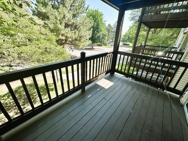 Building Photo - 2 bed 1 bath 2nd floor condo for rent. No ...