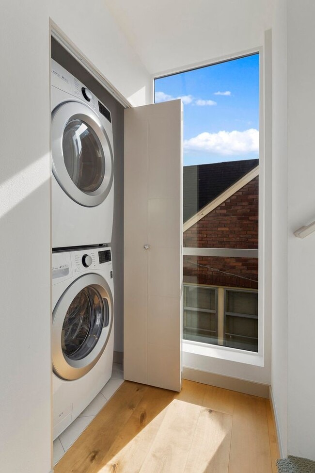 Building Photo - Modern Beacon Hill Townhome | Rooftop Deck...