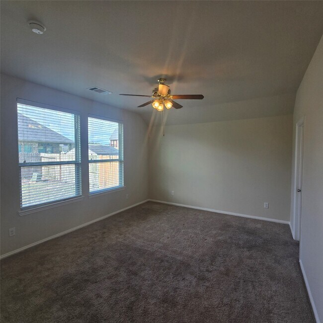 Building Photo - 8114 Summer Lake Pass Ln