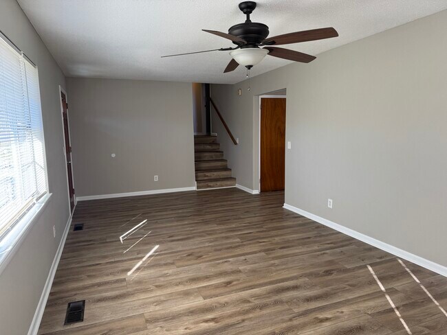 Building Photo - 1077 Bandy Ln