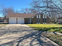 Building Photo - 2104 Beta Cir