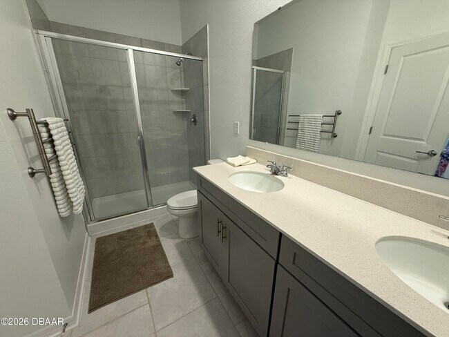 Building Photo - 412 Three Oaks Dr