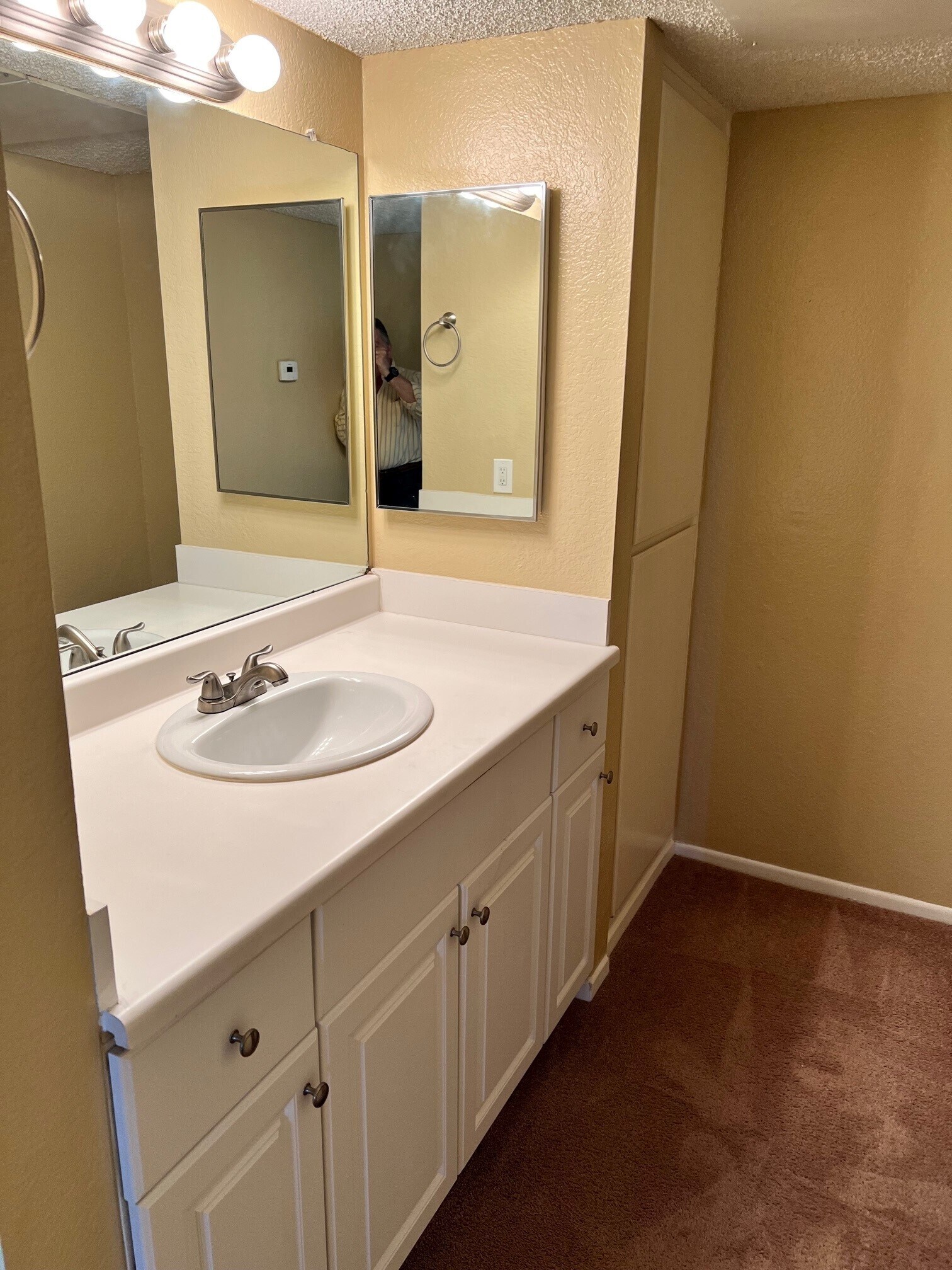 Vanity and Storage - 9450 Holder St