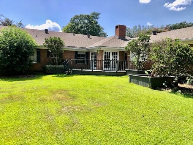 Building Photo - GORGEOUS 4/4 SOUTH HIGHLAND HOME-PIERRMONT...