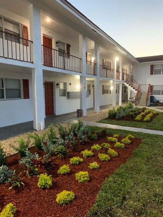 Interior Photo - 10120 NW 36 St Coral Springs, FL 33065